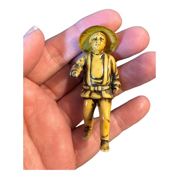 VINTAGE 1970s CELLULOID PLASTIC/JAPANESE RICKSHAW FIGURINES - Picture 8 of 11